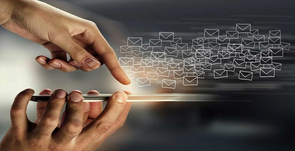 Should I put images in my email campaign?